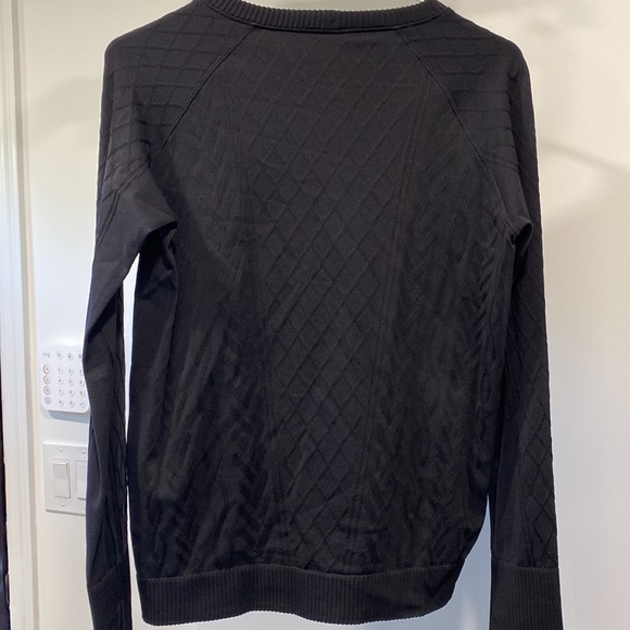 EUC Lululemon swiftly “sweatshirt” black with black sweater like design -10 - Picture 3 of 6